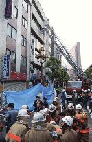 2 dead, 5 hurt in Shinjuku building fire